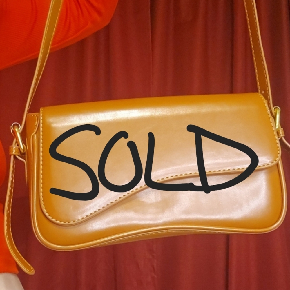 SOLD 🥳 Vince Camuto Caramel Leather Shoulder Bag